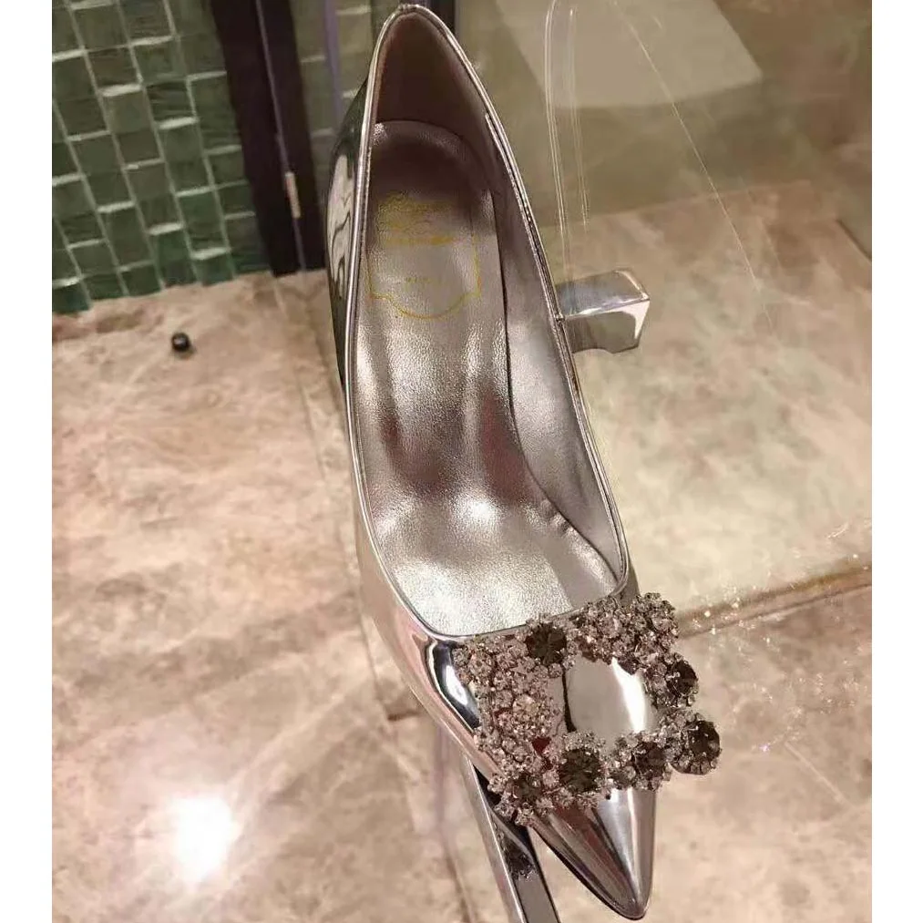Roger Vivier Flower Strass Buckle Pumps for Women in Silver