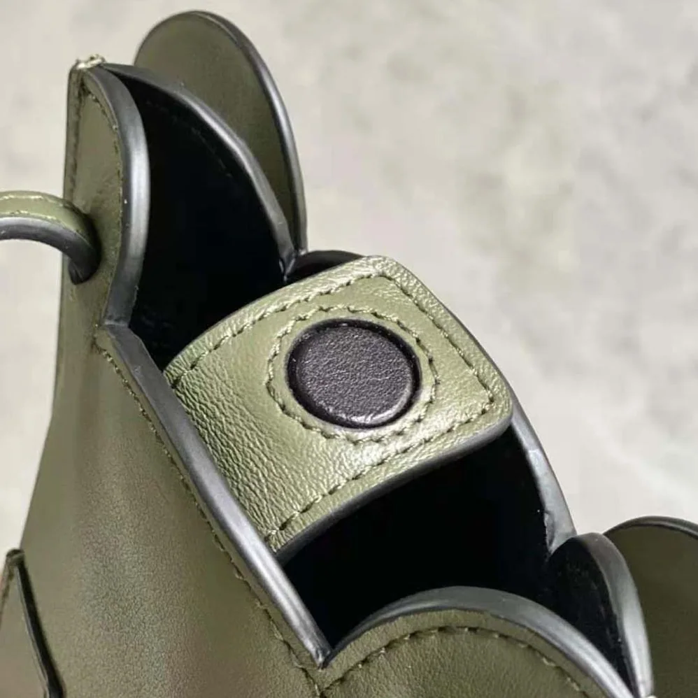 Loewe Elephant Pocket in Classic Calfskin for Women in Green Loewe Elephant Pocket in Classic Calfskin for Women in Green
