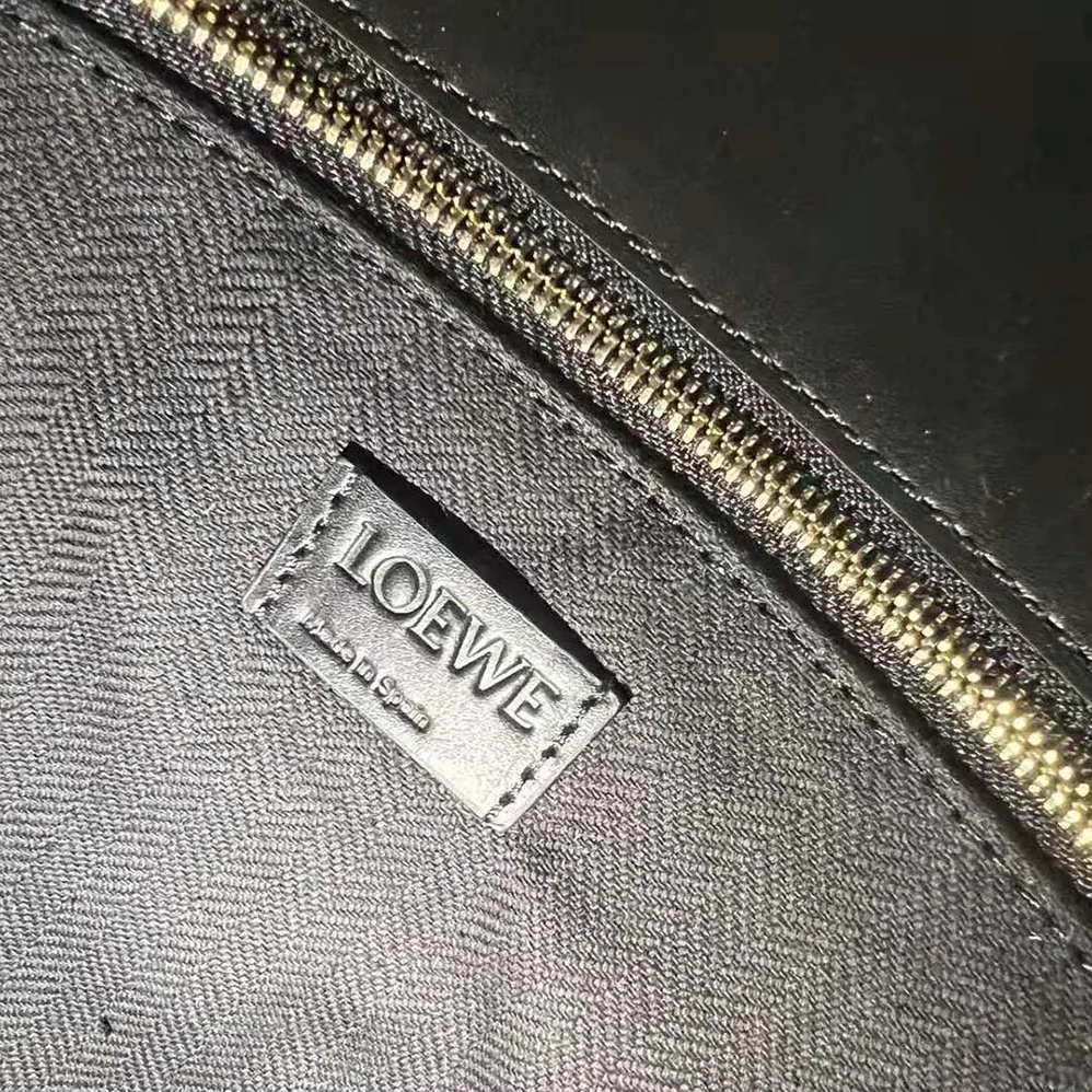 Loewe LOEWE Standard A4 Tote in Sleek Calfskin for Women in Black Loewe LOEWE Standard A4 Tote in Sleek Calfskin for Women in Black