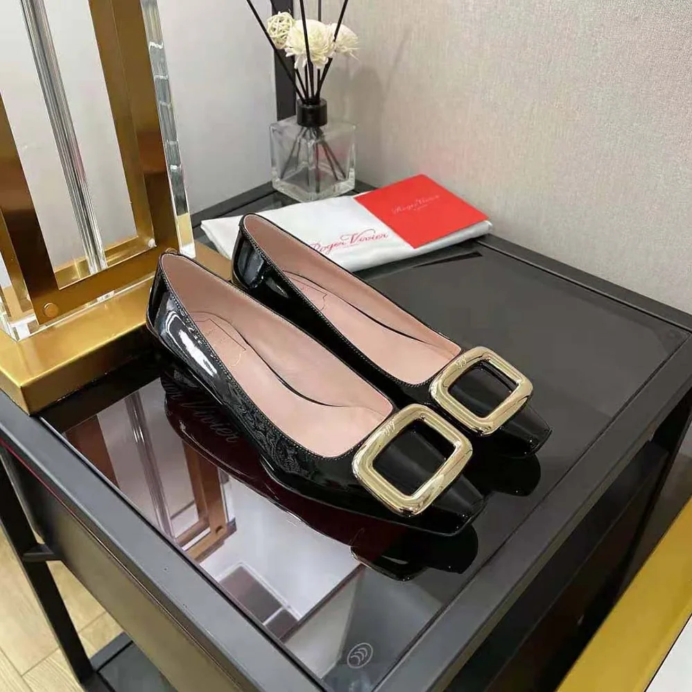 Roger Vivier Viv Choc Metal Buckle Ballerinas in Patent Leather for Women in Black Roger Vivier Viv Choc Metal Buckle Ballerinas in Patent Leather for Women in Black