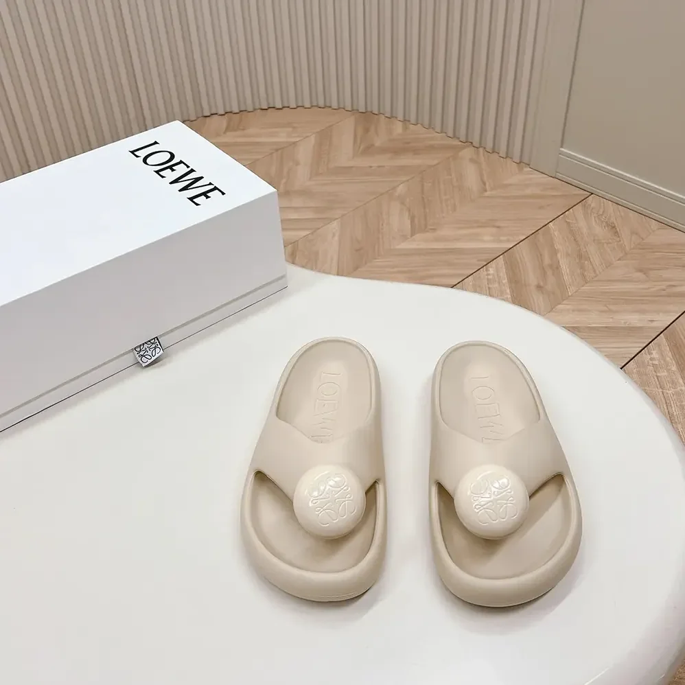 Loewe Foam Pebble Sandal for Women in White