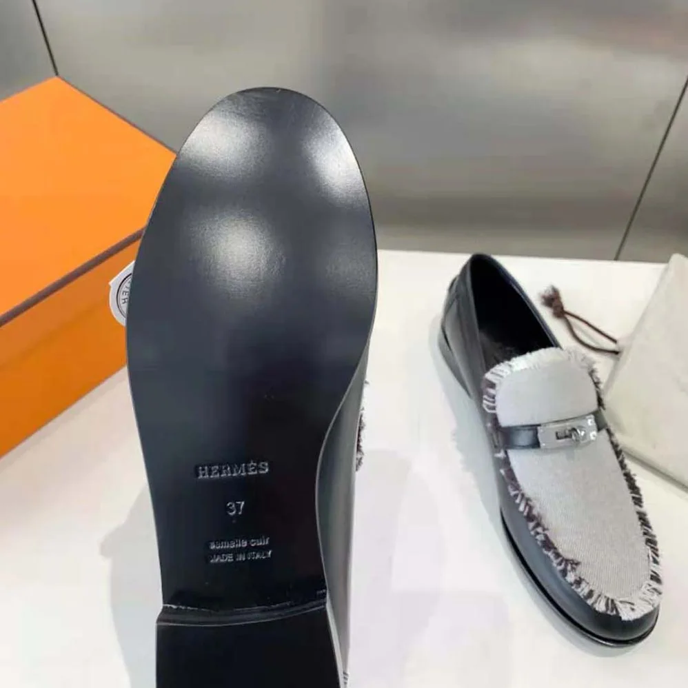 Hermes Destin Loafer in Calfskin Leather for Women in Black Hermes Destin Loafer in Calfskin Leather for Women in Black