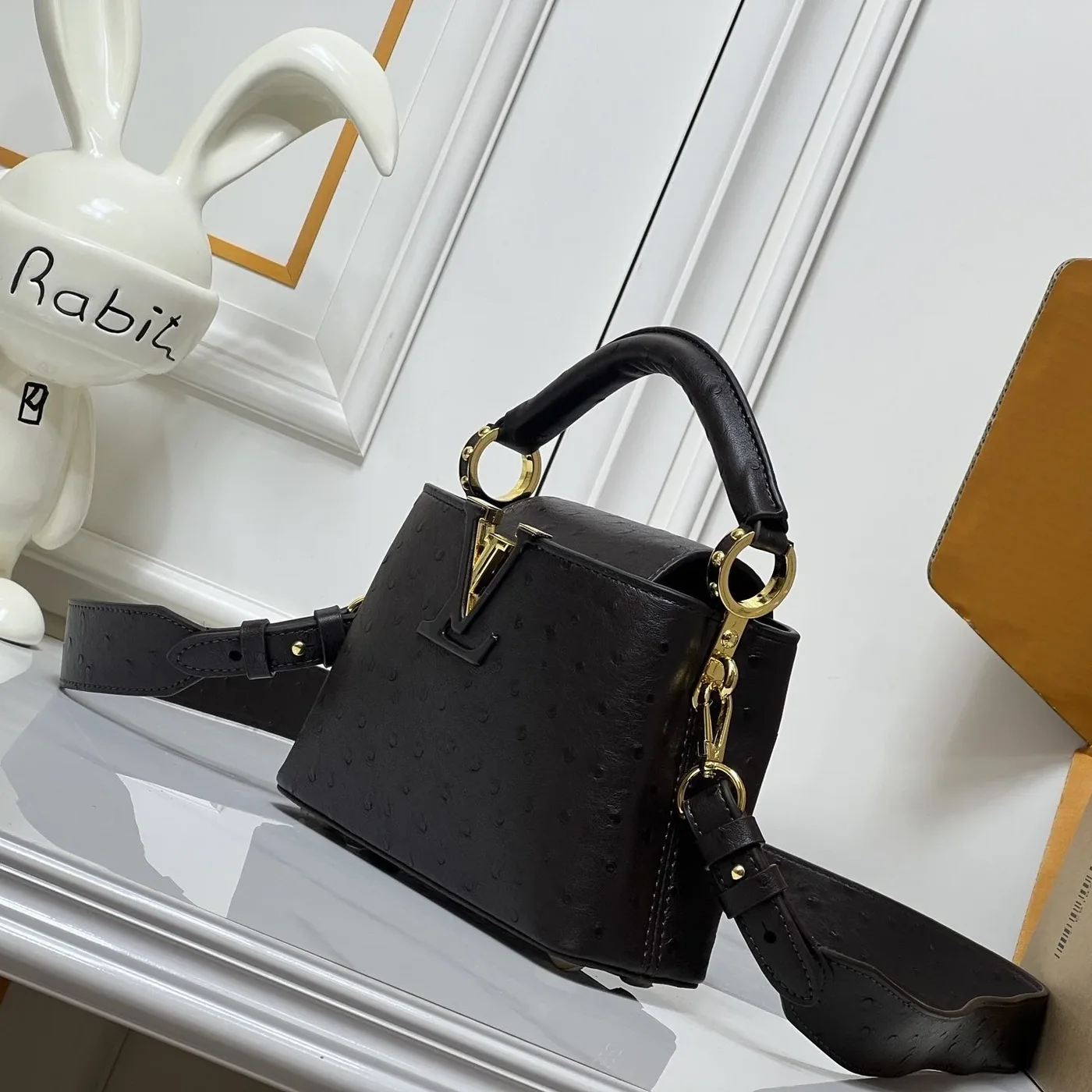 Louis Vuitton Capucines Mini Top Handle Bag in Dark Brown Gold Hardware Louis Vuitton Capucines Mini Top Handle Bag in Dark Brown Gold Hardware