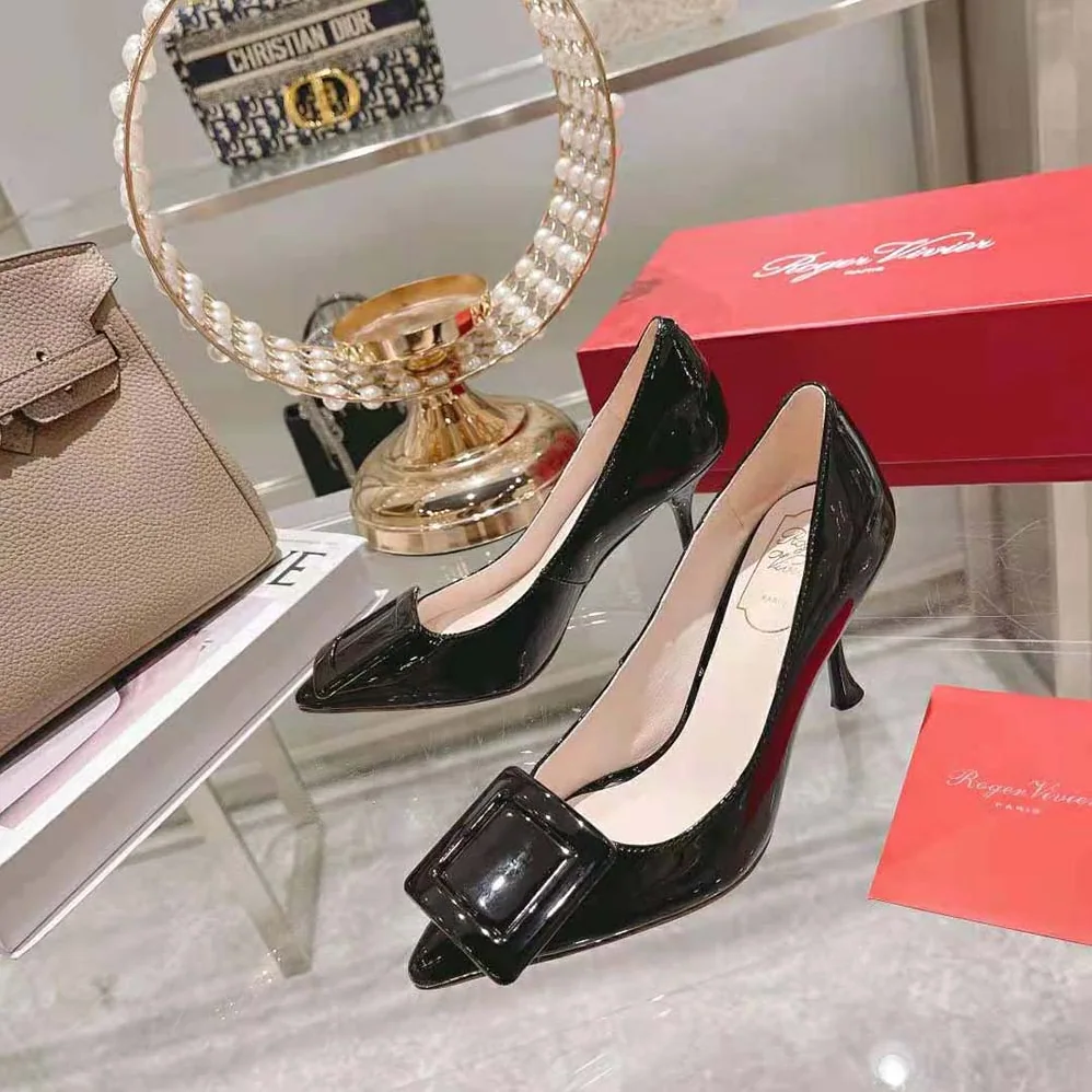 Roger Vivier Viv' In The City Pumps in Patent Leather for Women in Black Roger Vivier Viv' In The City Pumps in Patent Leather for Women in Black