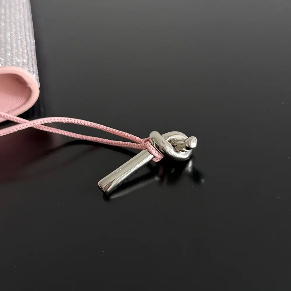 Bottega Veneta Andiamo Clutch for Women in Rose