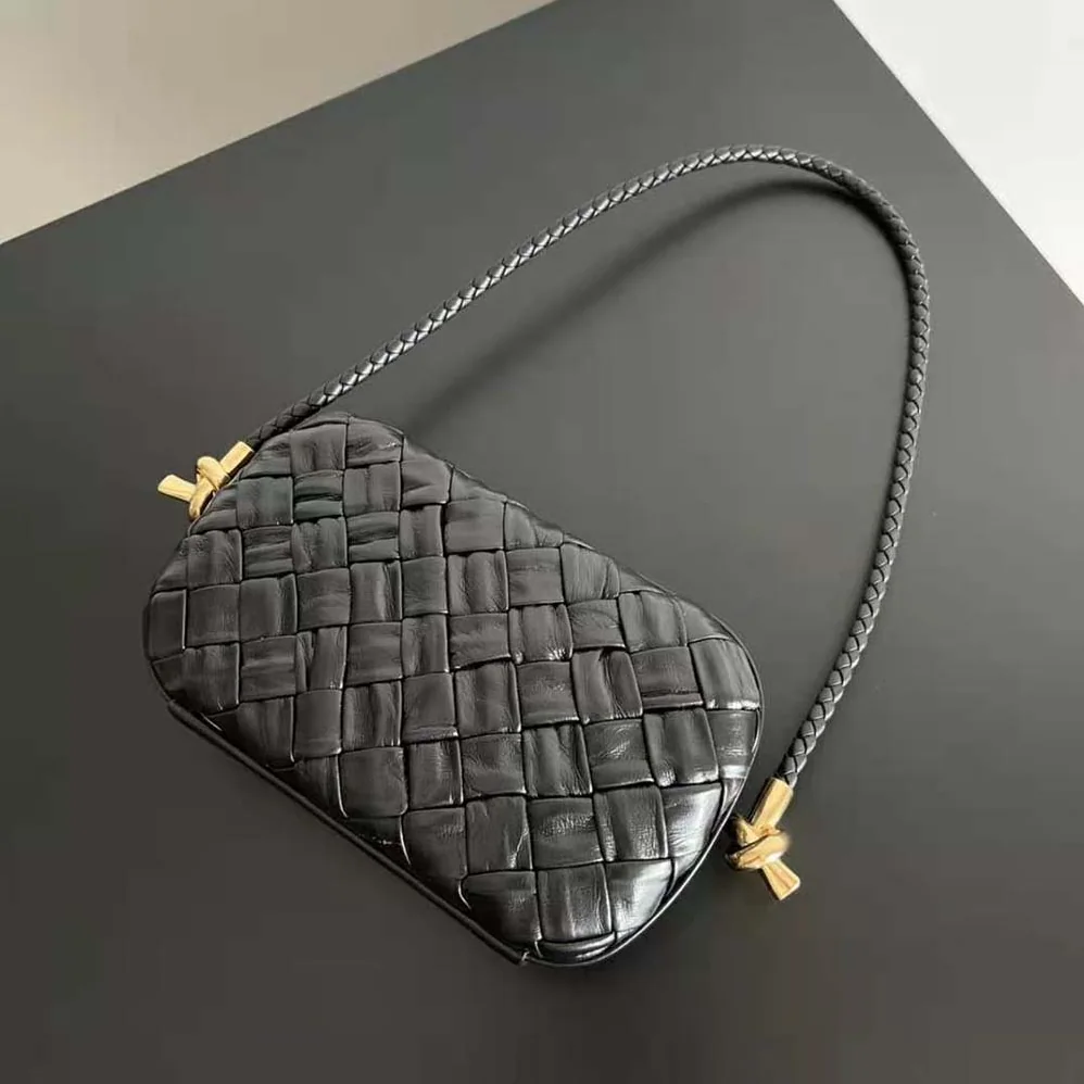 Bottega Veneta Knot Minaudiere On Strap for Women in Black Bottega Veneta Knot Minaudiere On Strap for Women in Black