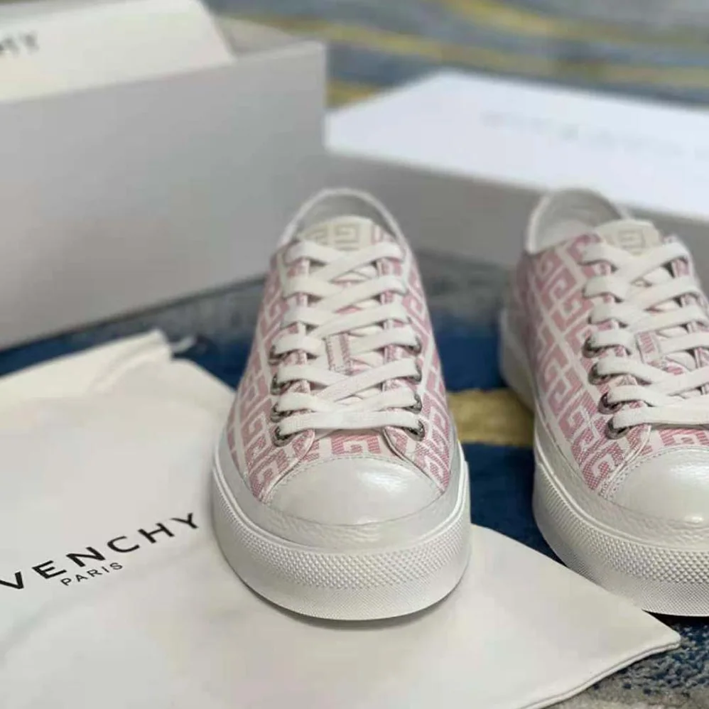 Givenchy Sneakers City in 4G Jacquard for Women in Pink Givenchy Sneakers City in 4G Jacquard for Women in Pink
