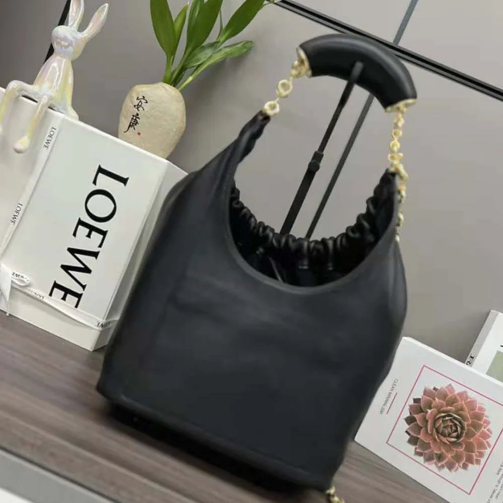 Loewe Small Squeeze Bag in Nappa Lambskin for Women in Black