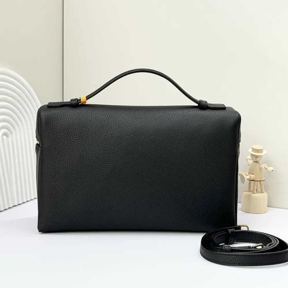 Loro Piana Extra Pocket L27 for Women in Black Loro Piana Extra Pocket L27 for Women in Black