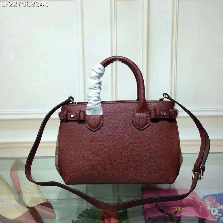 Burberry Small Banner Bag in Leather and House Check in Red