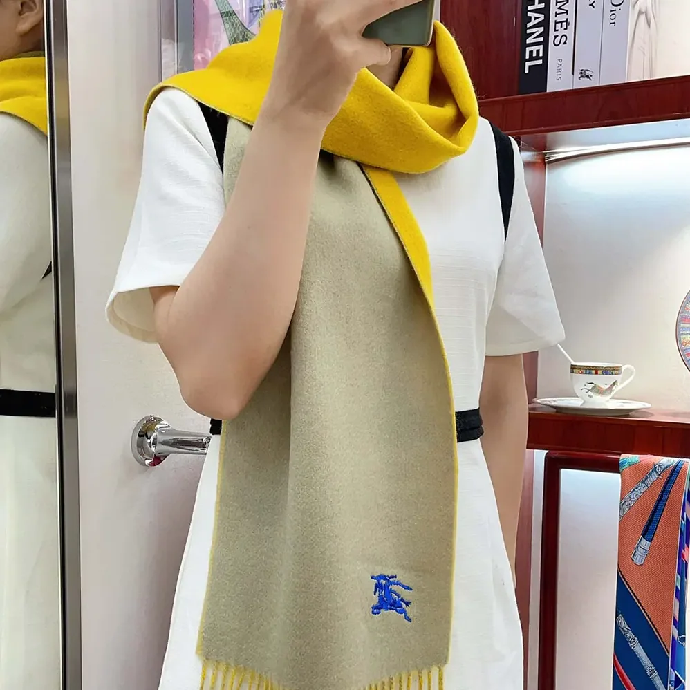 Burberry Reversible Cashmere Scarf for Unisex in Yellow Burberry Reversible Cashmere Scarf for Unisex in Yellow