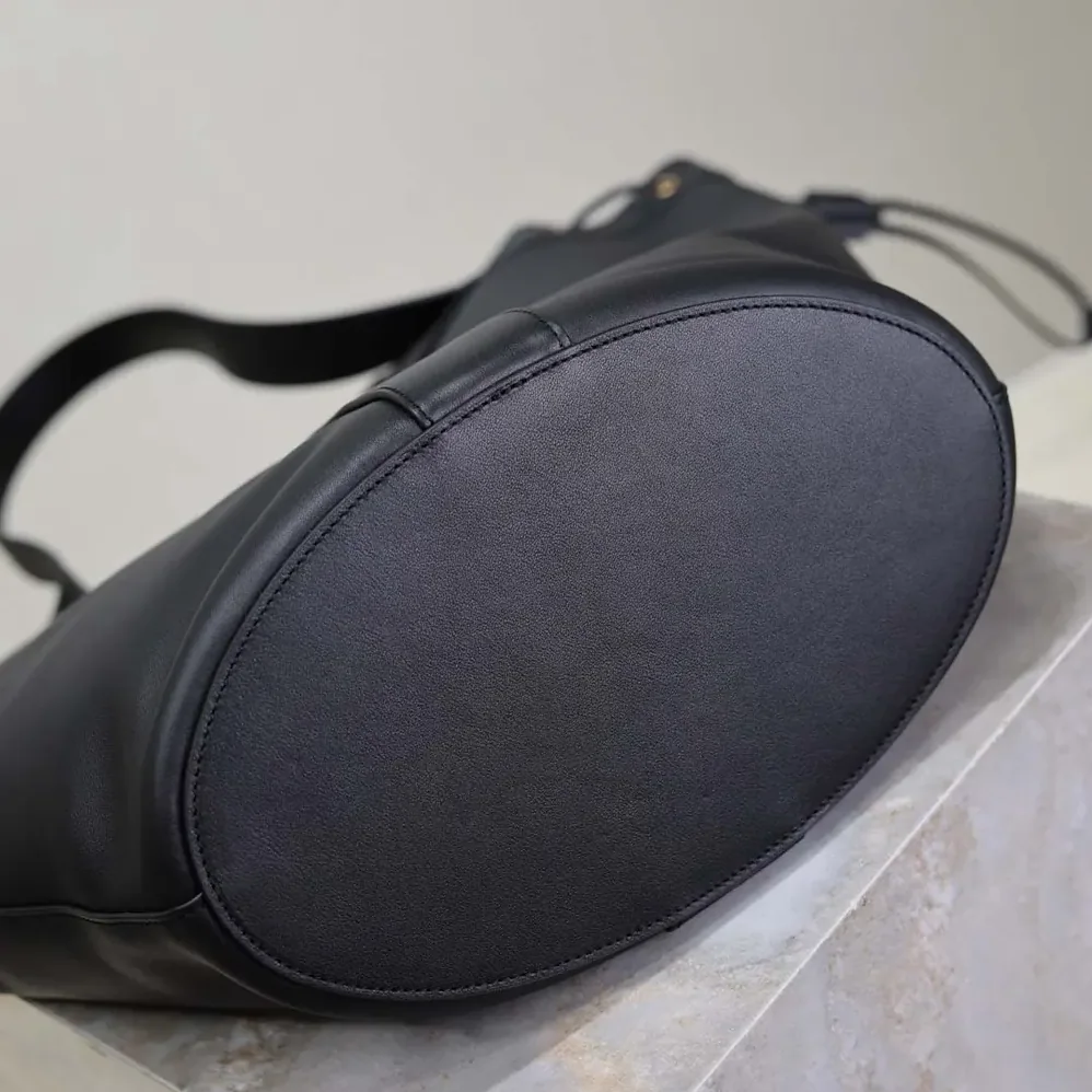 Saint Laurent YSL Y Large Hobo in Leather for Women in Black