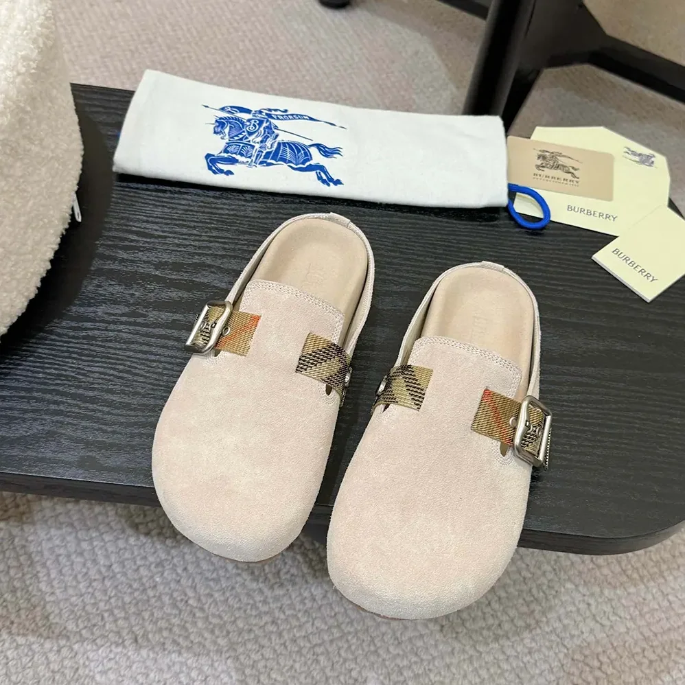 Burberry Suede Urchin Clogs for Unisex in Bake Beige Burberry Suede Urchin Clogs for Unisex in Bake Beige