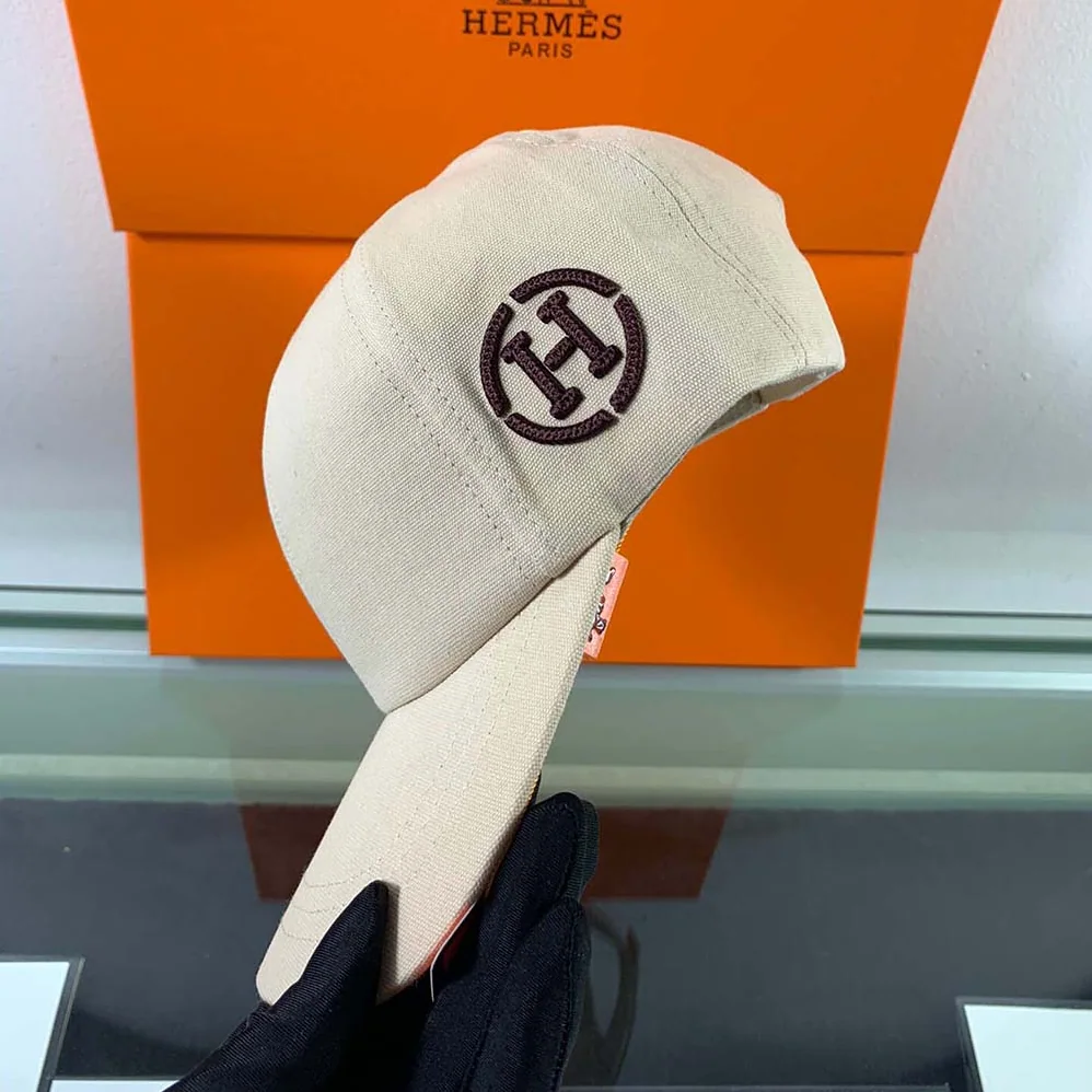 Hermes Miles H Circle Cap in Stretch Cotton for Men in Beige Hermes Miles H Circle Cap in Stretch Cotton for Men in Beige