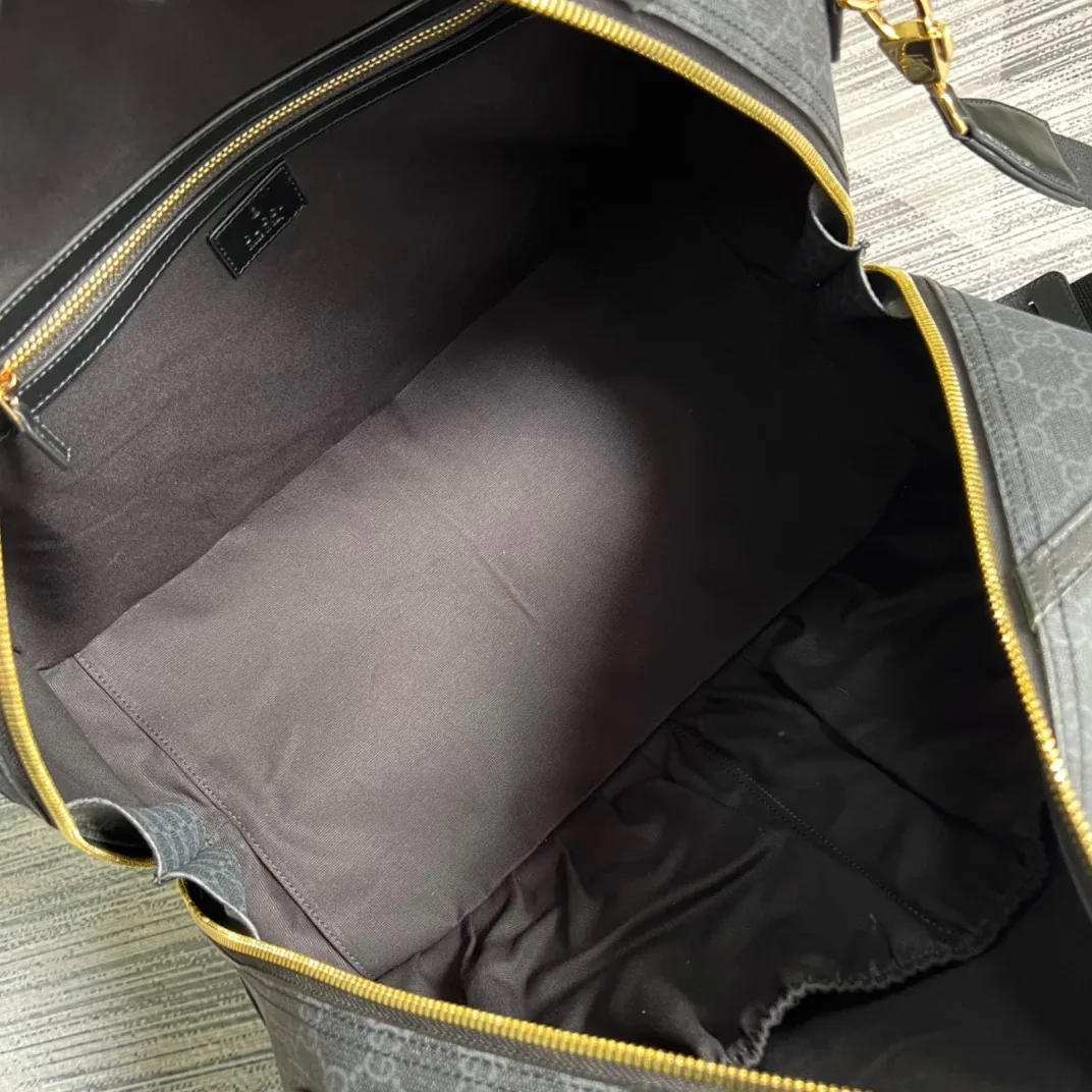 Gucci Duffle Bag With Interlocking G Black / Gucci Duffle Bag With Interlocking G Black /