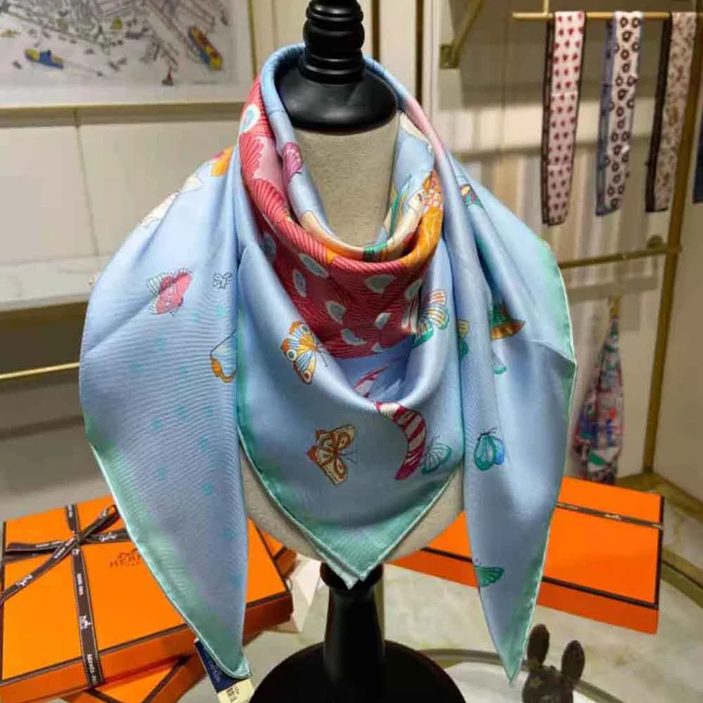 Hermes Hermes Story Scarf 90 in Silk Twill with Hand-Rolled Edges for Women in Blue