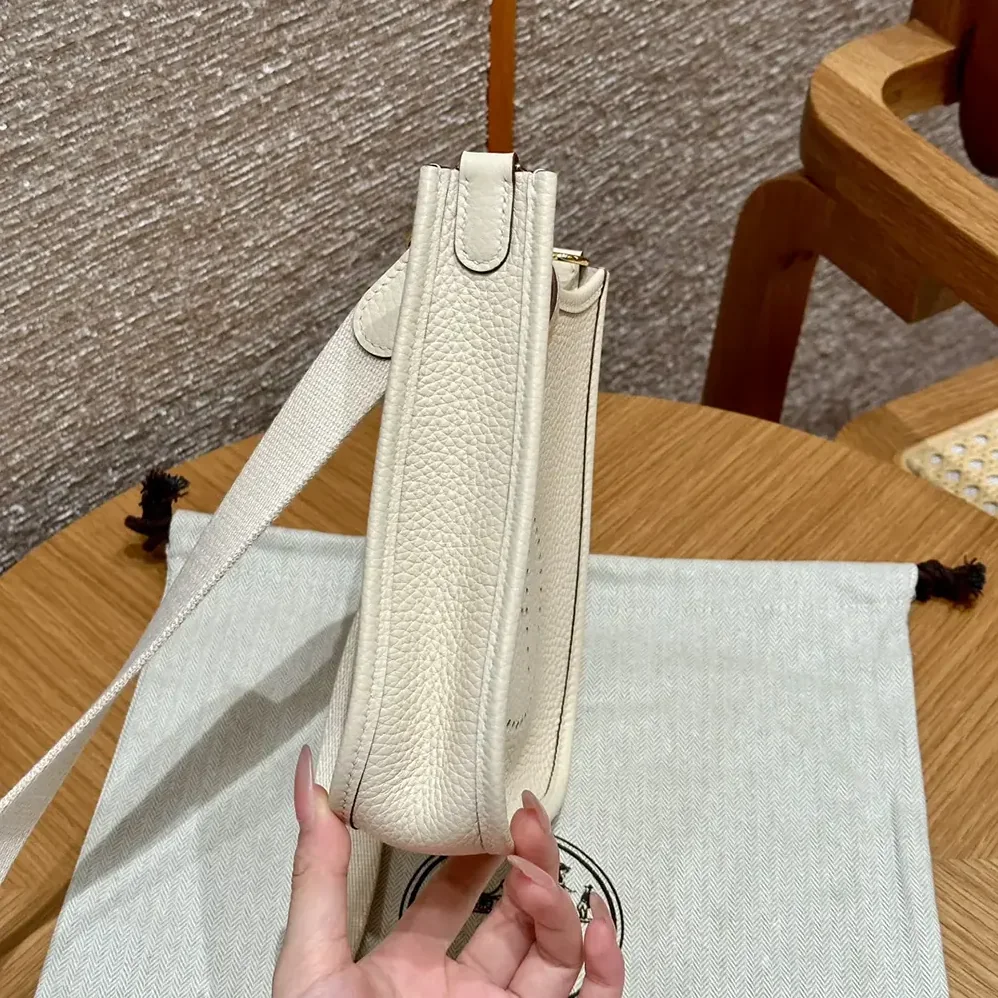 Hermes Evelyne 16 Amazone in Clemence Leather for Women in White/Gold Hermes Evelyne 16 Amazone in Clemence Leather for Women in White/Gold