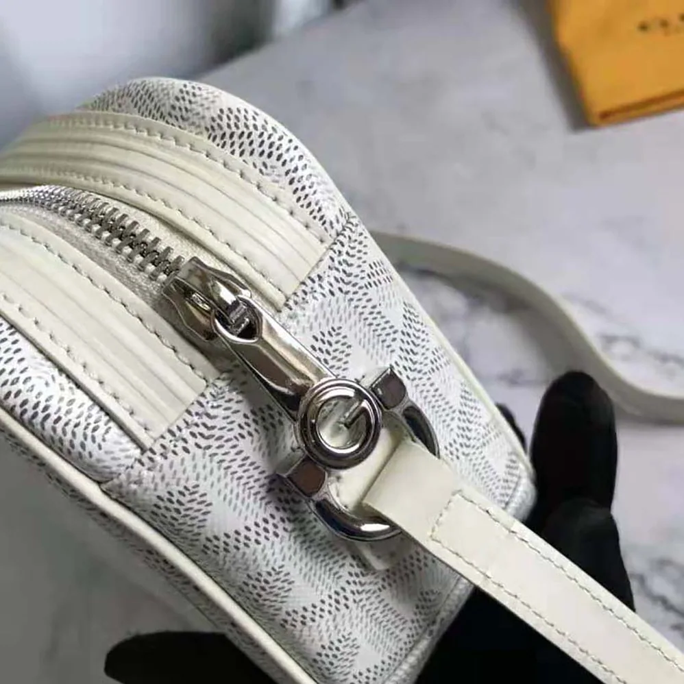 Goyard Cap-vert Pm Bag for Unisex in White Goyard Cap-vert Pm Bag for Unisex in White