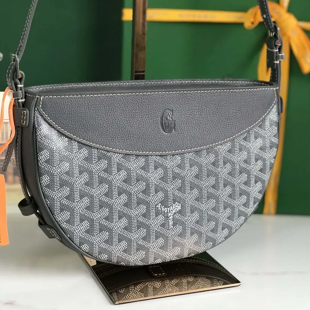 Goyard Hirondelle Bag for Unisex in Grey Goyard Hirondelle Bag for Unisex in Grey