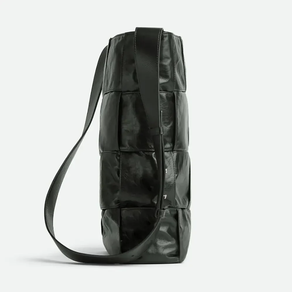 Bottega Veneta Arco Hobo Bag in Calfskin Leather for Unisex in Black Bottega Veneta Arco Hobo Bag in Calfskin Leather for Unisex in Black