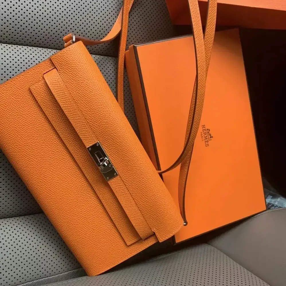 Hermes Kelly To Go in Epsom Leather for Women in Orange Hermes Kelly To Go in Epsom Leather for Women in Orange
