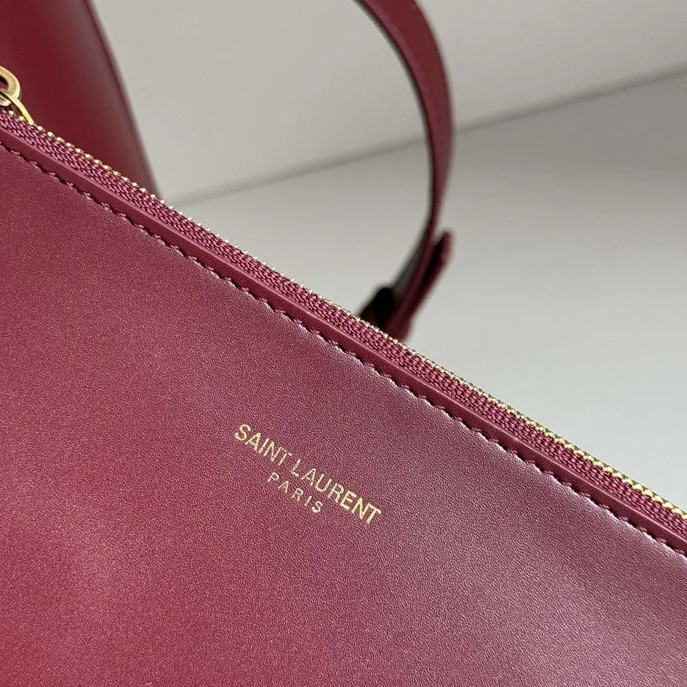 Saint Laurent YSL Le 37 in Shiny Leather for Women in Maroon