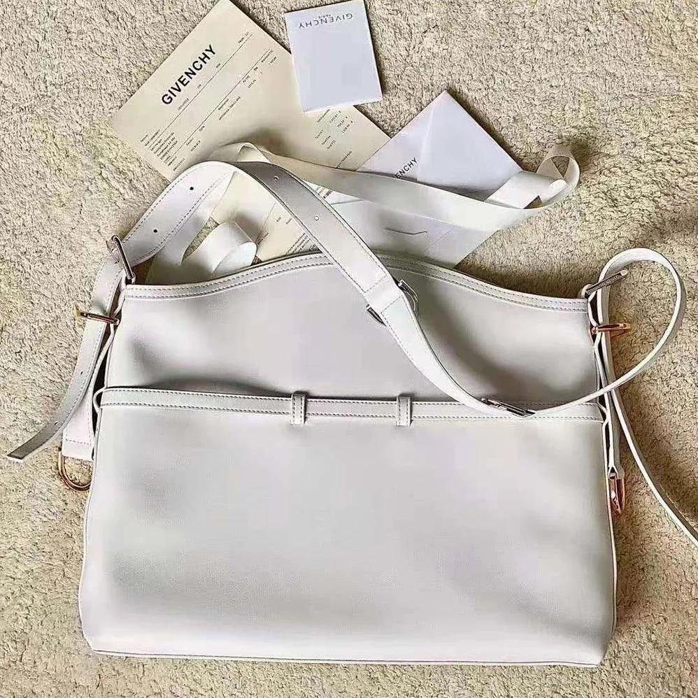 Givenchy Medium Voyou Bag in Leather for Women in White Givenchy Medium Voyou Bag in Leather for Women in White