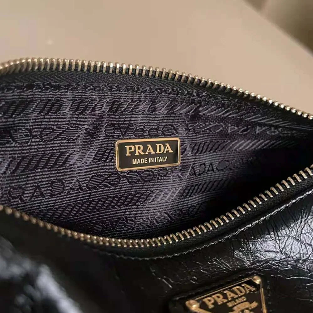 Prada Re-Edition 2002 Small Leather Shoulder Bag for Women