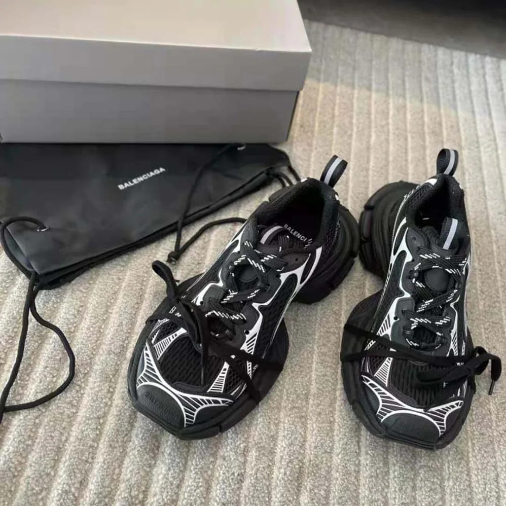 Balenciaga 3XL Sneaker in Black and White Mesh and Polyurethane for Unisex Balenciaga 3XL Sneaker in Black and White Mesh and Polyurethane for Unisex