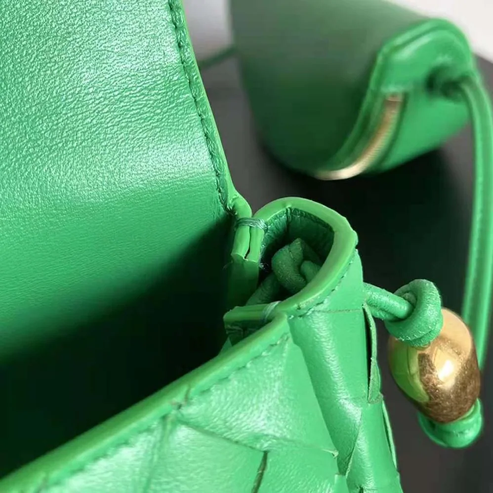 Bottega Veneta Intrecciato Leather Multi Pouch On Strap for Women in Green