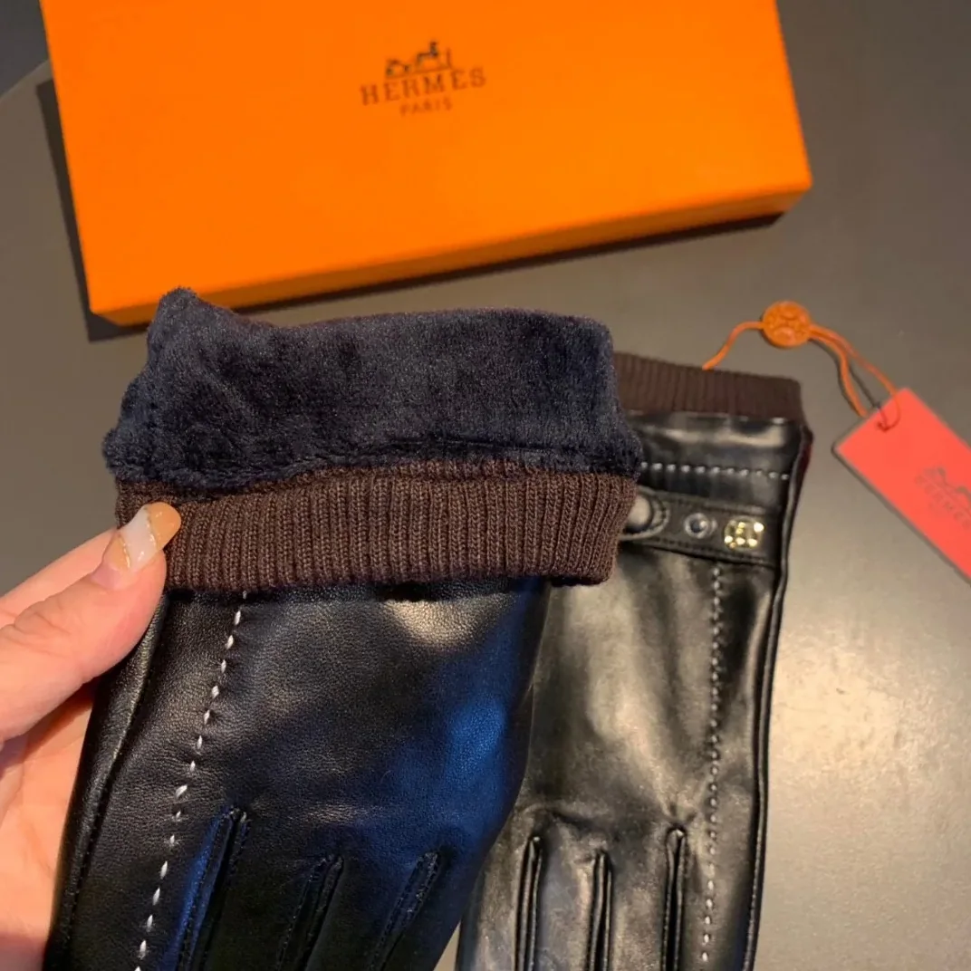 Hermes Soya Gloves In Black
