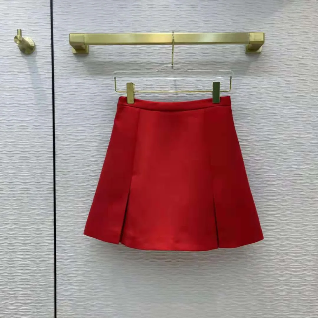 Dior Dioramour Miniskirt with Heart-Shaped Pockets Red Wool and Silk for Women Dior Dioramour Miniskirt with Heart-Shaped Pockets Red Wool and Silk for Women