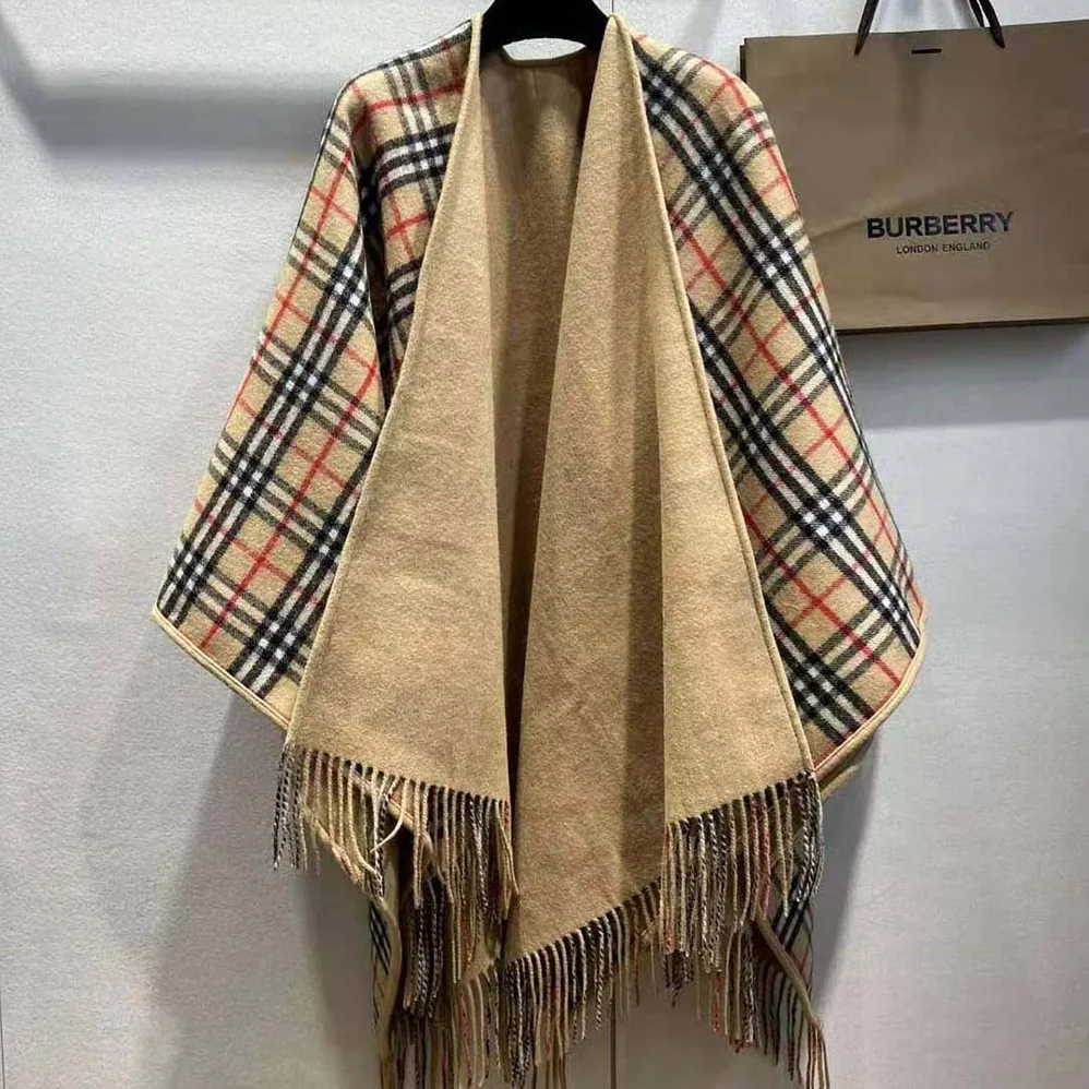 Burberry Reversible Check Wool Cape for Women in Beige Burberry Reversible Check Wool Cape for Women in Beige