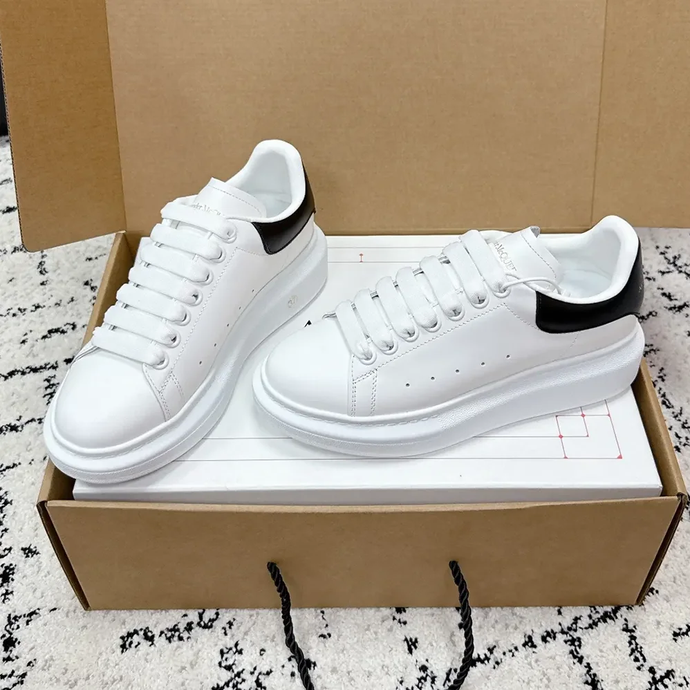 Alexander Mcqueen Oversized Sneaker in White for Unisex in Black