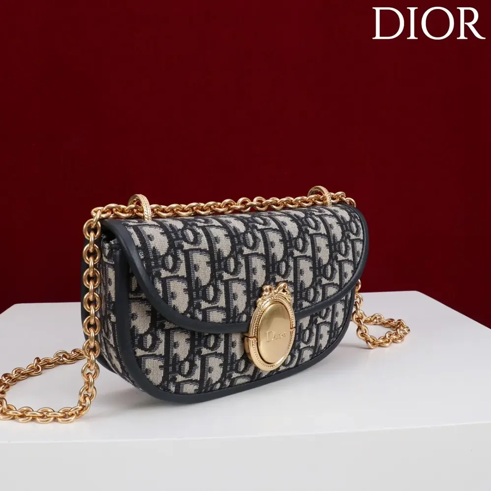Dior Small Dior Médaillon Flap Bag with Chain Blue Dior Oblique Jacquard for Women Dior Small Dior Médaillon Flap Bag with Chain Blue Dior Oblique Jacquard for Women