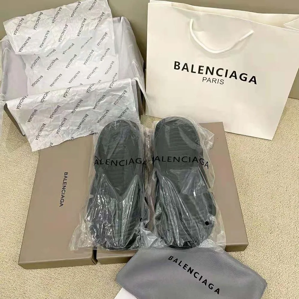 Balenciaga Mold Thong Sandal in Black for Women Balenciaga Mold Thong Sandal in Black for Women