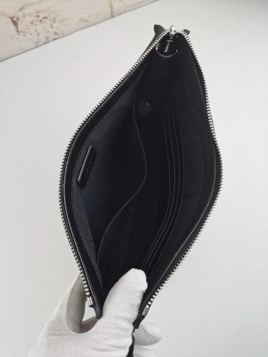 Fendi Flat Pouch In Black / FF 7VA491AFBFF0GXN Fendi Flat Pouch In Black / FF 7VA491AFBFF0GXN
