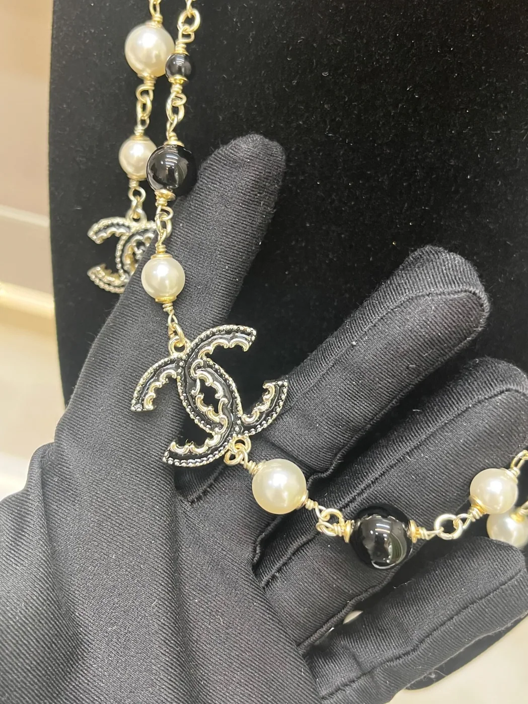 Chanel Pearl Necklace Gold