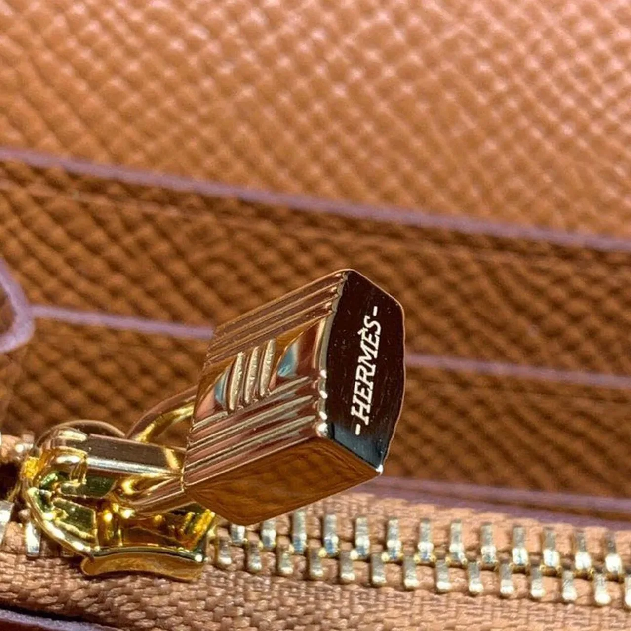 Hermes Kelly Wallet To Go Woc Brown With Gold Toned Hardware Bag / Hermes Kelly Wallet To Go Woc Brown With Gold Toned Hardware Bag /