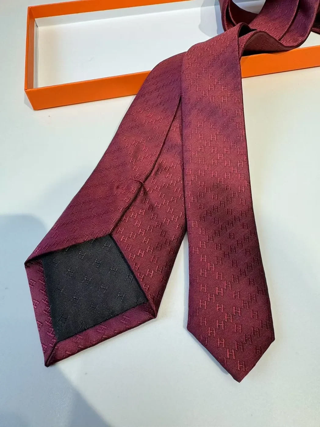 Hermes Faconnee H Tie Red