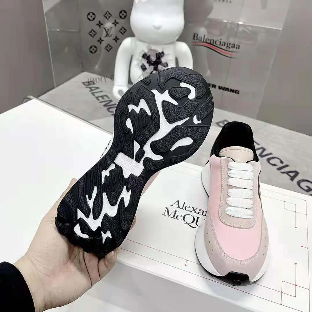Alexander Mcqueen Sprint Runner in Calf Leather for Unisex in Pink Alexander Mcqueen Sprint Runner in Calf Leather for Unisex in Pink