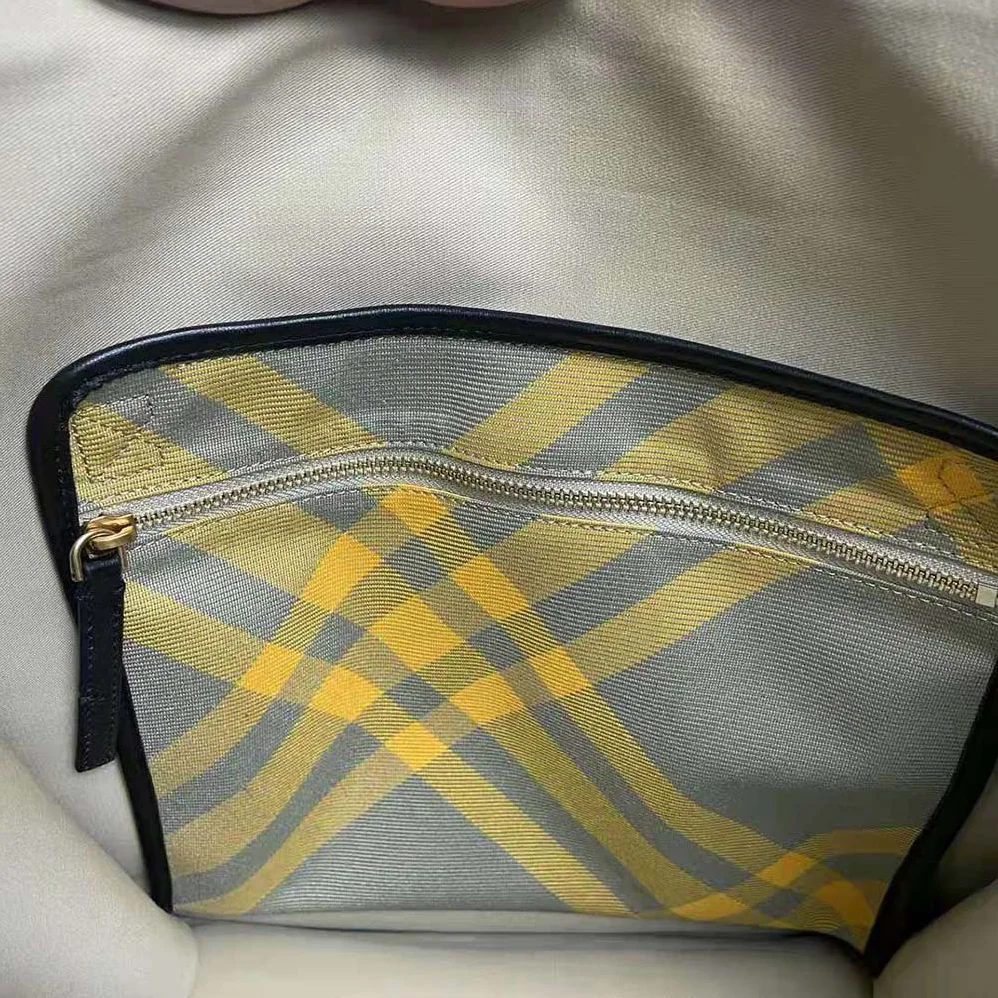 Burberry Trench Tote for Men in Green