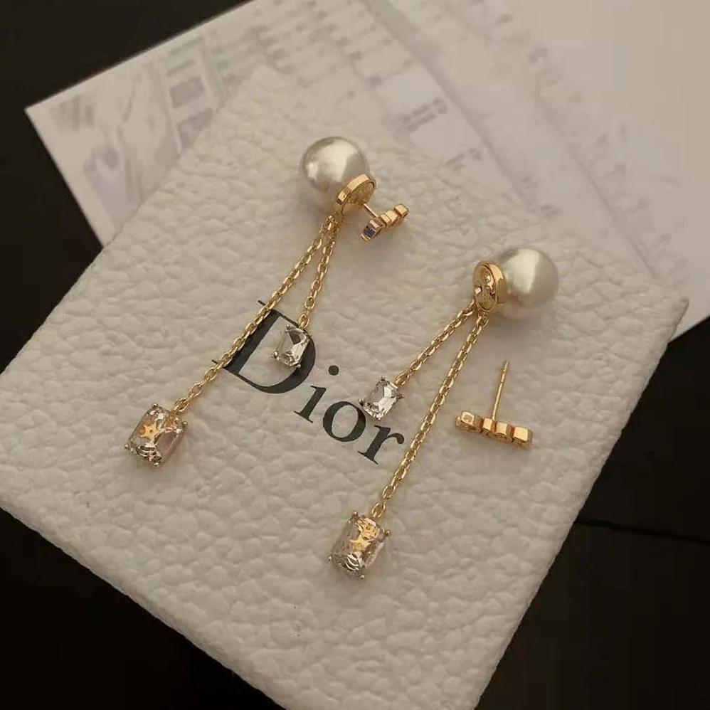 Dior Dior Tribales Earrings White Resin Pearls and White Crystals for Women Dior Dior Tribales Earrings White Resin Pearls and White Crystals for Women