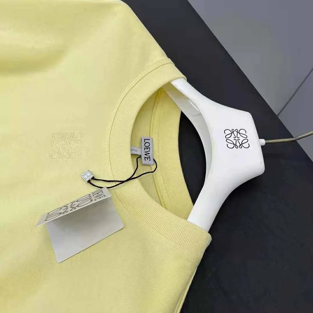 Loewe Cropped Anagram T-shirt in Cotton for Women in Yellow