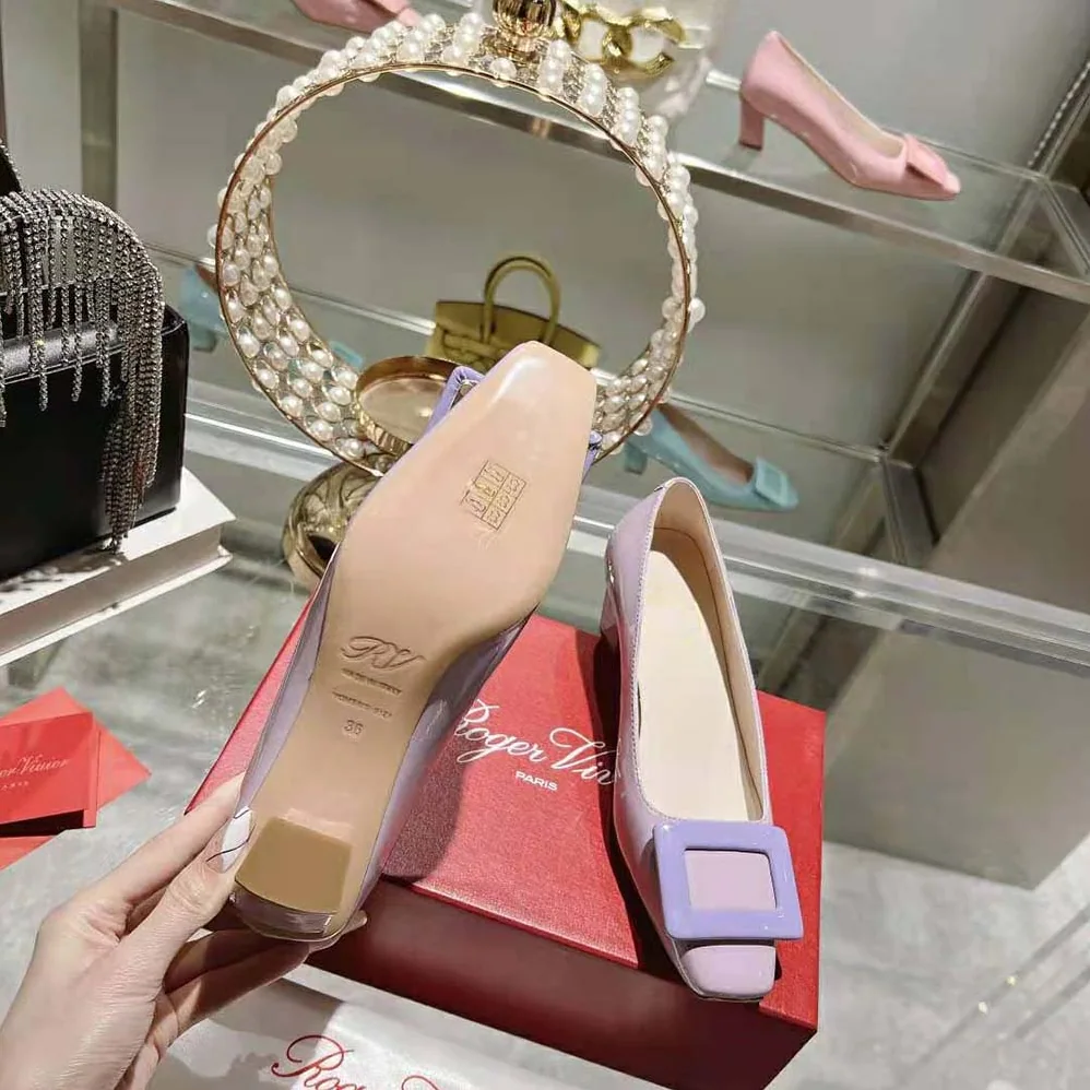 Roger Vivier Patent Leather Belle Vivier Pumps for Women in Purple Roger Vivier Patent Leather Belle Vivier Pumps for Women in Purple