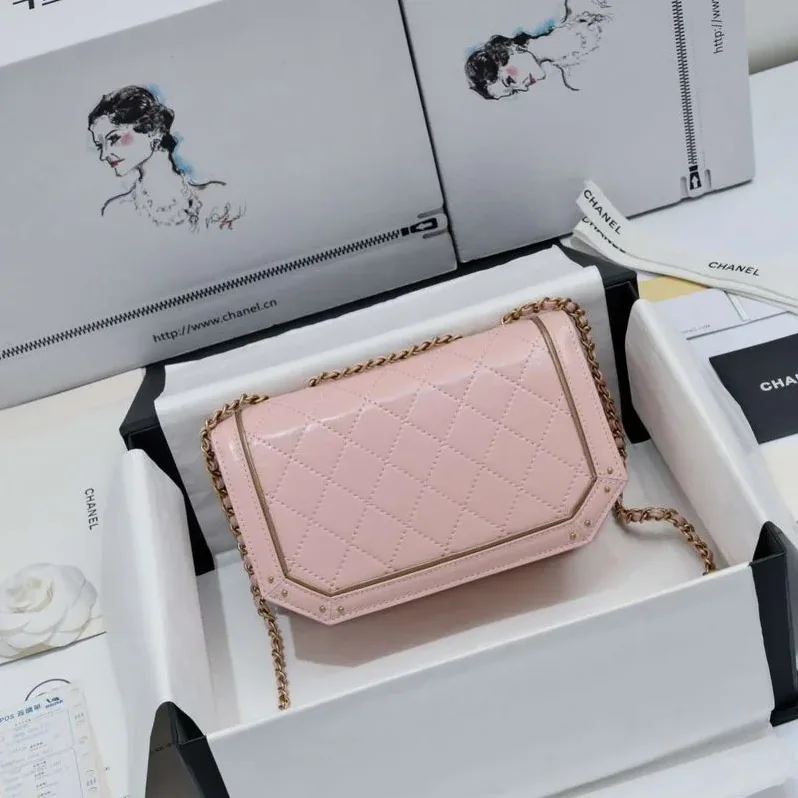 Chanel Sheep Crossbody Bag Pink / Chanel Sheep Crossbody Bag Pink /