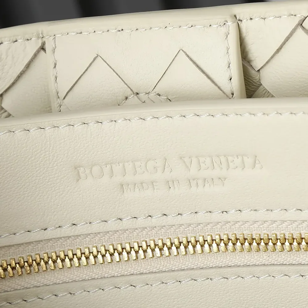 Bottega Veneta Medium Andiamo in Supple Intrecciato Leather for Women in White