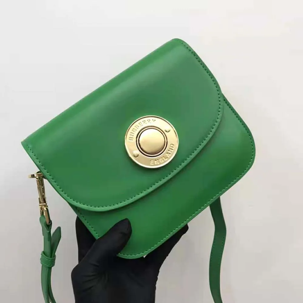 Burberry Leather Small Elizabeth Bag for Women in Green Burberry Leather Small Elizabeth Bag for Women in Green
