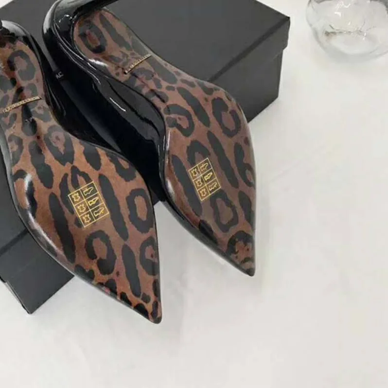 Dolce Gabbana D&G Shoes Patent Leather Pump with Leopard Sole 80mm Heel Hight for Women in Black Dolce Gabbana D&G Shoes Patent Leather Pump with Leopard Sole 80mm Heel Hight for Women in Black