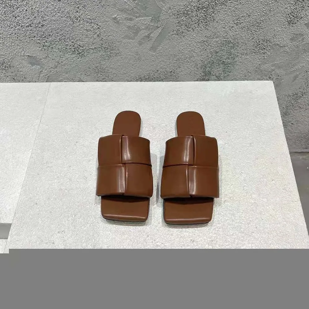 Bottega Veneta Patch Flat Mule Padded Intreccio Leather Flat Mules for Women in Brown Bottega Veneta Patch Flat Mule Padded Intreccio Leather Flat Mules for Women in Brown